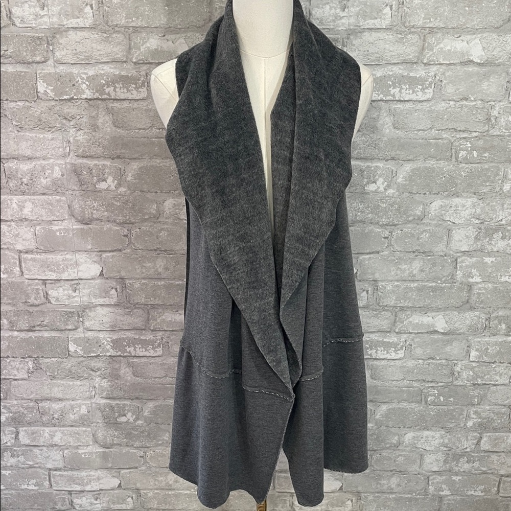 Maurices Gray Sleeveless Vest